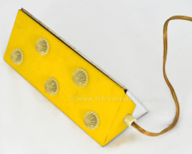 Brocante jaren 50/60 bedlampje in geel en wit met 5 rozetten
