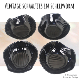 Set van Vier Vintage Diepe Elegante Schelpvormige Serveerschaaltjes uit de Jaren 80