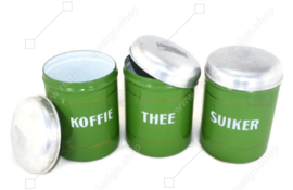 Set aus drei brocante emaillierten Vorratsdosen für Kaffee, Zucker und Tee in Resedagrün mit Goldrand