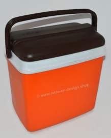Vintage jaren 70 oranje koelbox van Curver met bruin deksel