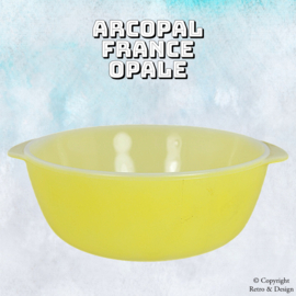 Retro-Elegant Arcopal France Yellow Baking Dish: A Timeless Piece of 1960s Vintage