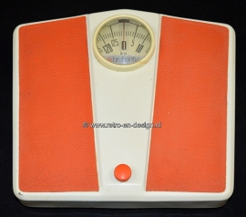 Vintage oranje / witte personen weegschaal van Brabantia