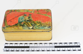Vintage tin for pipe tobacco from Van Nelle, with father and son decor