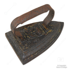 Antique Cast Iron Flat Iron – Brocante – “DP” Mark with Rose – Rustic Decor