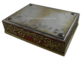 Caja grande de la lata vintage con decoración de flores