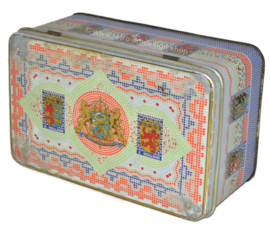 Rectangular tin with image of 12 Dutch provincial coats of arms in mosaic by De Gruyter