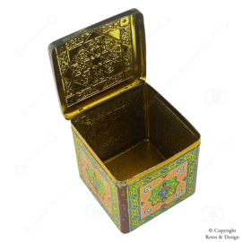 Lata Vintage en Forma de Cubo para Té con Motivos Orientales – Práctica y Decorativa