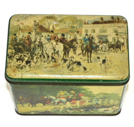 Vintage tea tin by 'De Gruyter' with images of an English fox hunt