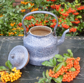 Grey cloudy, enamelled brocante water kettle with handle