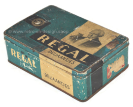 Lata rectangular vintage de Regal para "Regal Deliaantjes" cigarros