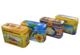 Oranje met blauwe blikken doos voor Crackers van Wasa met afbeelding van haan, bij, zonnebloem, graan en fruit