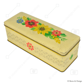 Gingerbread tin by Verkade with an image of flowers, field bouquet