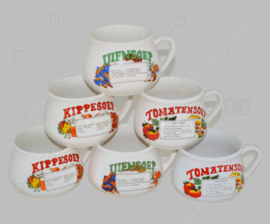 Vintage jaren 70 aardewerk soepkommen met oor voor tomaten-, kippen- en uiensoep. Set van zes