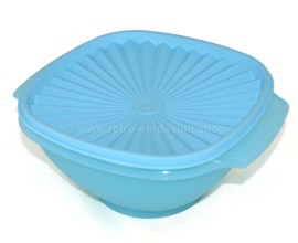Lichtblauwe TupperwareServalier bowl of Zonnedekschaal met deksel
