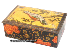 Vintage chinesische, orientalische Blechdose mit Vogel