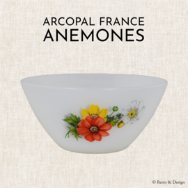 Vintage dish with flower pattern "Anemones" by Arcopal France