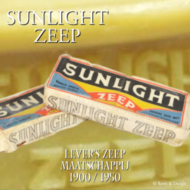 Twee dubbelstukken Sunlight zeep in verpakking gevouwen