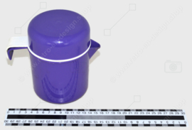 Vintage plastic lemon squeezer in purple and white from the 1970s