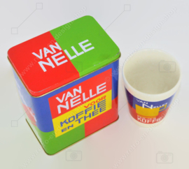 Van Nelle blik voor  koffie en thee met bijbehorende conische aardewerk van Nelle beker