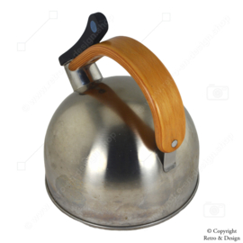 "Le Lapin: The Timeless Beauty of HEMA's Vintage Whistling Kettle Design from 1990"