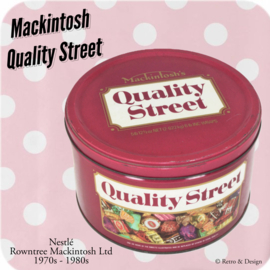 Lata de caramelos violeta grande vintage para Quality Street de Mackintosh