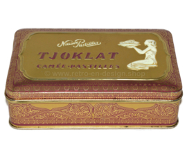 Rectangular vintage tin for TJOKLAT cameo pastilles with purple-gold decoration and kneeling woman with bowl of cocoa beans