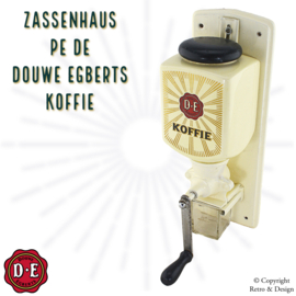 Molino de Café de Pared Vintage con el Logotipo de Douwe Egberts – Una Pieza Atemporal de la Historia del Café
