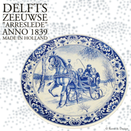 Assiette Murale en Bleu de Delft - Traîneau Tiré par des Chevaux de Zélande de 1839 : Élégance Intemporelle et Nostalgie