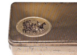 Boîte étain vintage de Douwe Egberts pour Pickwick avec diligence en médaillon
