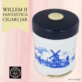 Vintage Opaline tobacco jar for "Fantastica" N.V. Willem II Sigarenfabrieken Valkenswaard - Holland