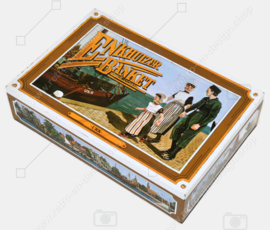Vintage tin for Enkhuizer banquet with images of a harbour with fishing boats and regional costumes "Urk"