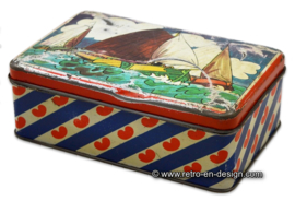 Vintage Blechdose mit friesischer Flagge und dem Bild von Skûtsjesilen