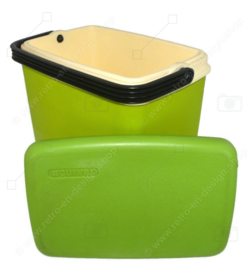 Vintage 1970s apple green cool box from Curver with lid and black handle