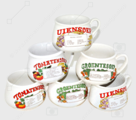 ​Vintage jaren 70 aardewerk soepkommen met oor voor tomaten-, groente- en uiensoep. Set van zes