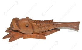 Escultura vintage / pez tallado en madera
