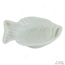 Moule à Pouding en Faïence Blanche en Forme de Poisson – Société Céramique Maastricht