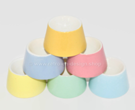 Steingut Geschirr, verschiedene pastellfarbene Vintage Eierbecher Modell Hoenderloo