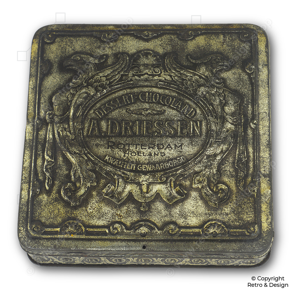 Lata Vintage de Chocolate A. Driessen – Chocolate de Postre con Relieve y Criaturas Mitológicas (ca. 1915–1930)