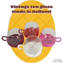 Nostalgie néerlandaise ! Verres à thé dans un support en plastique - "Made in Holland !"  Fabricant : Fabriqué en Hollande
