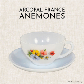Tasse et soucoupe vintage avec bouquet champêtre "Anémones" par Arcopal France