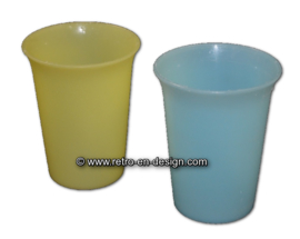 Vintage tupperware ‘Bell cup' of 'curled’ bekers