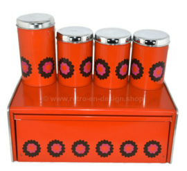 Papelera y contenedores de almacenamiento naranja, diseño Patrice van Uden, marca Brabantia
