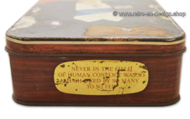 Boite rectangulaire Vintage / Antique avec motif bois et image de Winston Churchill pour les biscuits ELKE, Cardiff