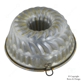 Moule à Gâteau Bundt en Aluminium Vintage – Intemporel et Polyvalent