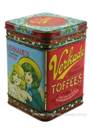 Vintage Blechdose "Fijnst gesorteerde toffees" von Verkade mit Süßigkeiten essenden Mädchen