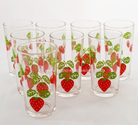 Set vintage de 8 vasos de fruta con cereza y fresa