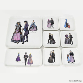 "Burgherdragt Serving set", juego de pastelería de porcelana de ocho piezas fabricado por Villeroy and Boch