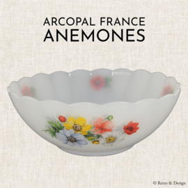 Vintage geschulpte schaal met bloemenpatroon "Anemones" van Arcopal France Ø 23 cm