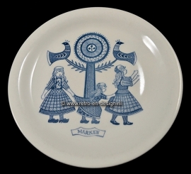 Sandwich plate, Children in Dutch folkloric costume, Marken