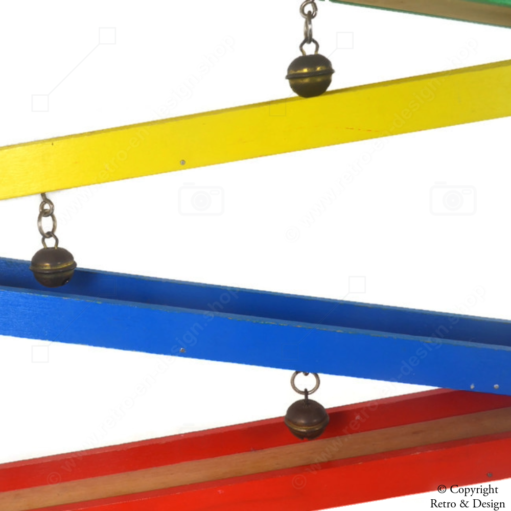 Rampe vintage en bois pour billes et voitures avec clochettes – Années 1970